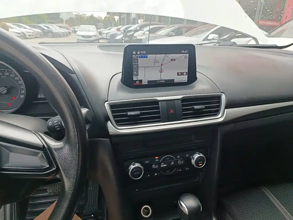 Mazda 3 Axela — миниатюра 13