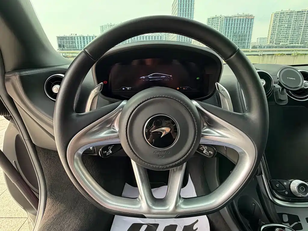 McLaren GT — миниатюра 11