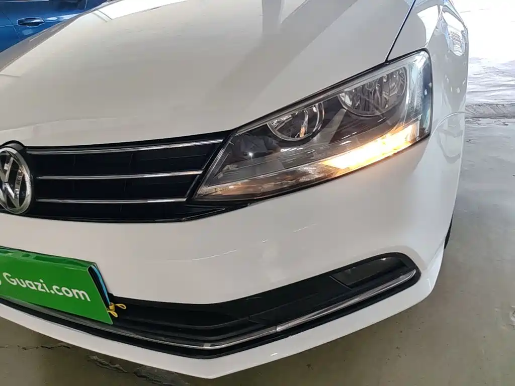 Volkswagen Sagitar — миниатюра 24