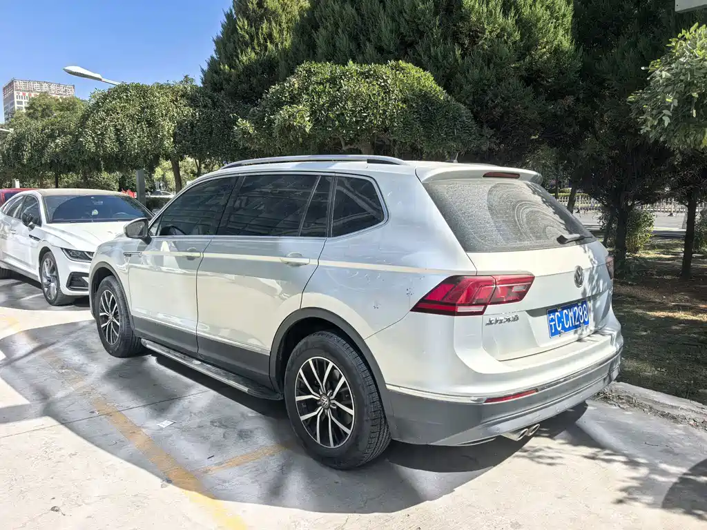 Volkswagen Tiguan L — миниатюра 5