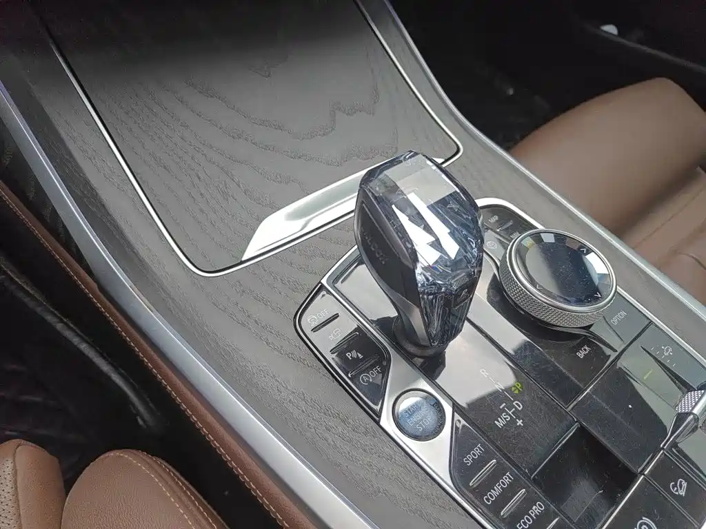 BMW X7 — миниатюра 10