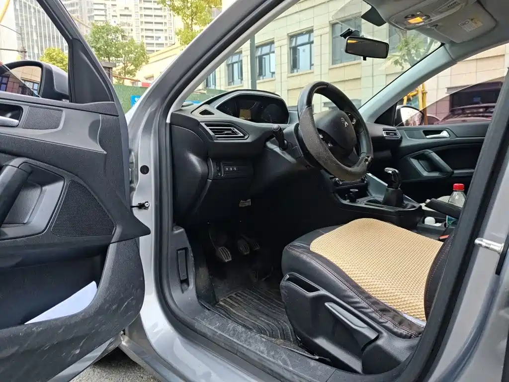 Peugeot 308 — миниатюра 12