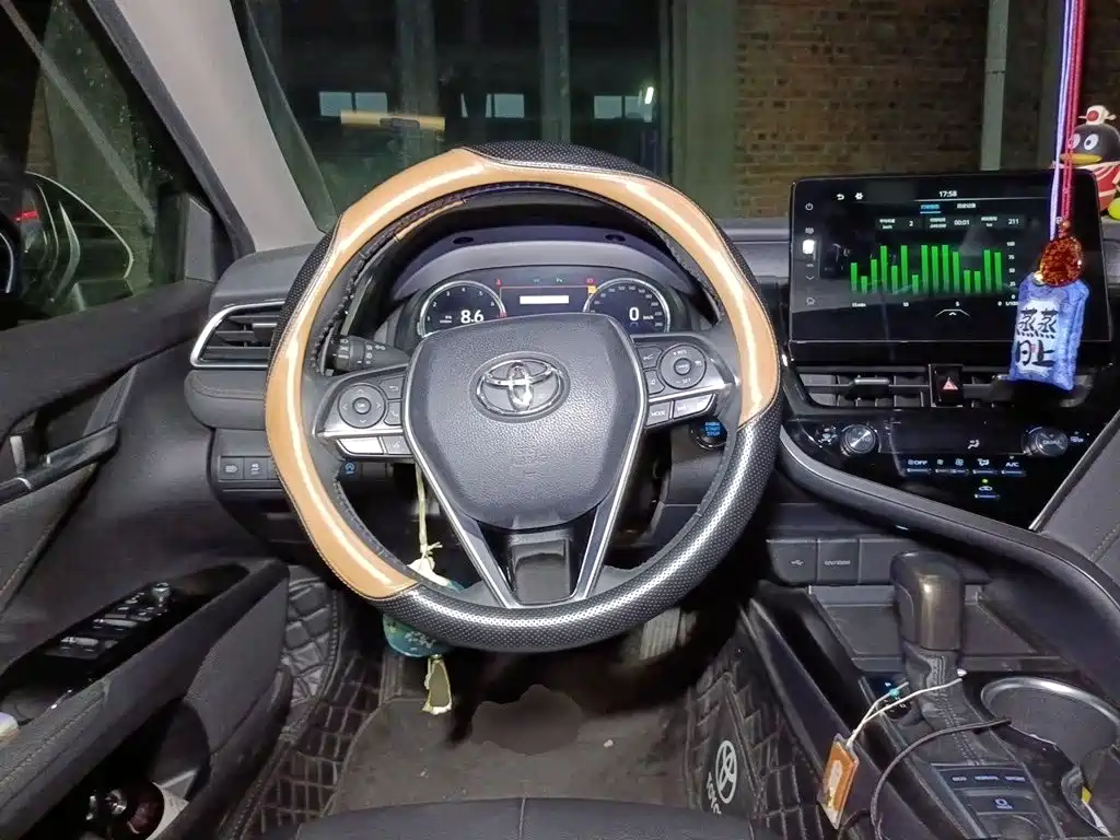 Toyota Camry — миниатюра 6