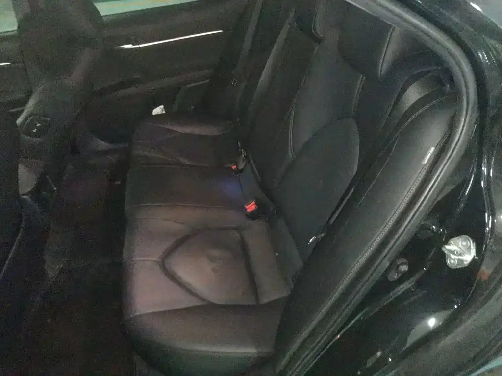 Toyota Camry — миниатюра 13