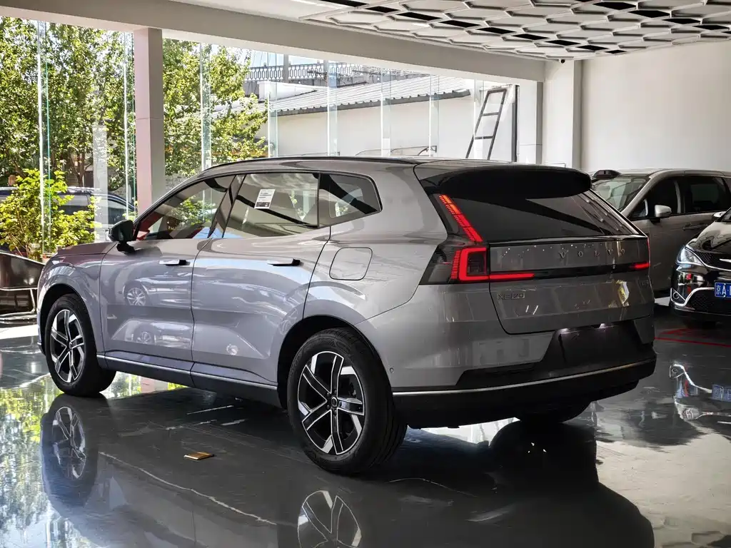 Volvo XC70 PHEV — миниатюра 19