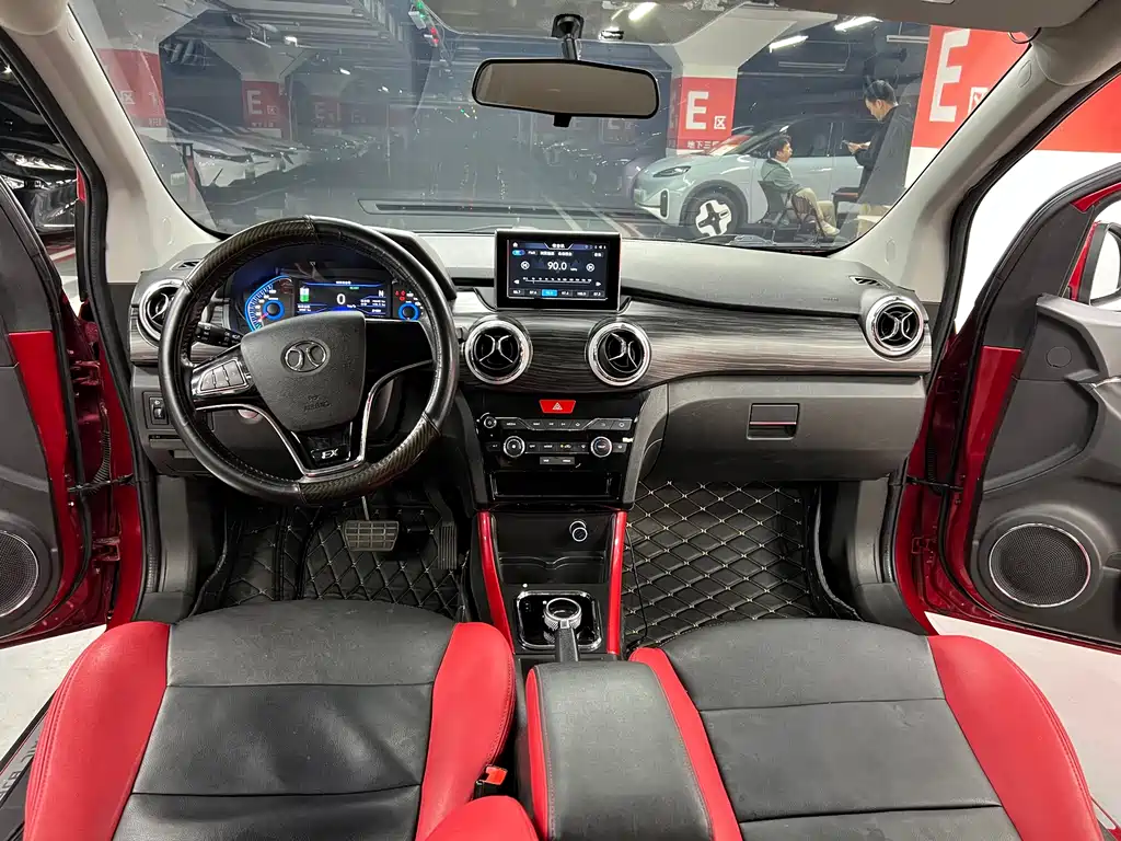 BAIC New Energy EX — миниатюра 6