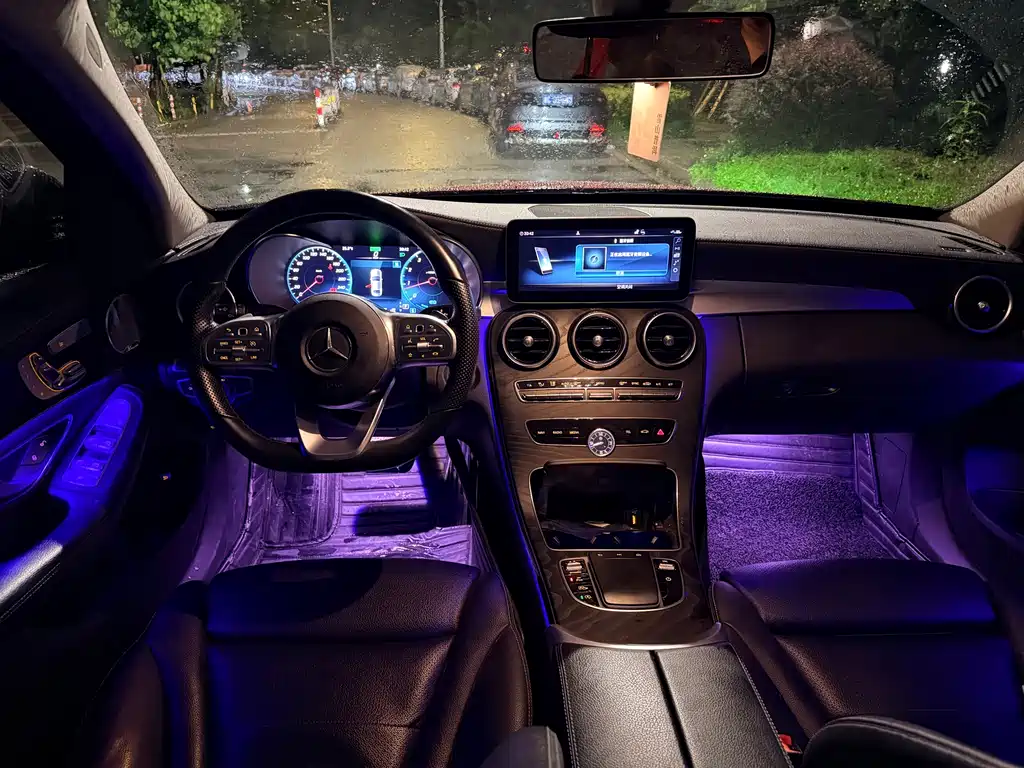 Mercedes-Benz C-Class — миниатюра 6