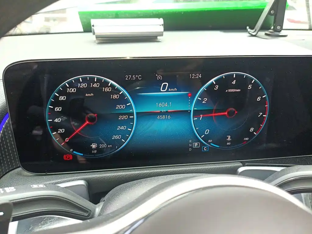 Mercedes-Benz GLB — миниатюра 12
