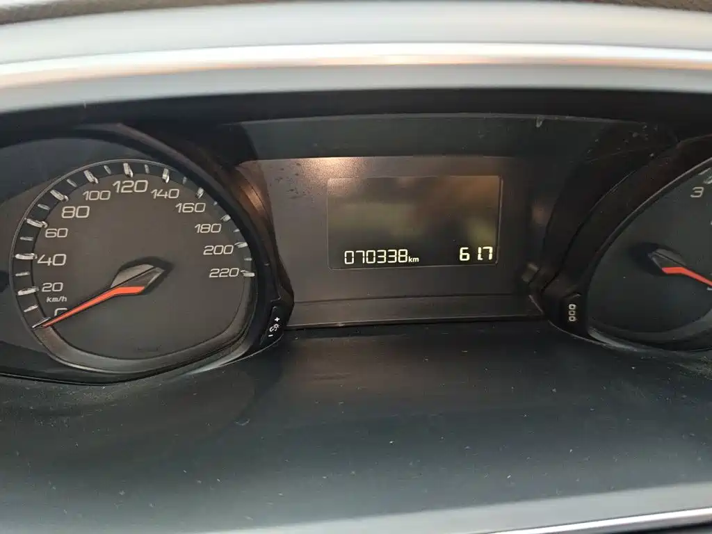 Peugeot 308 — миниатюра 8