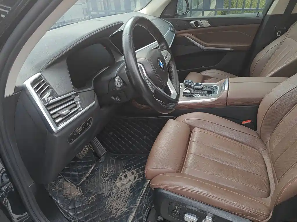 BMW X7 — миниатюра 11