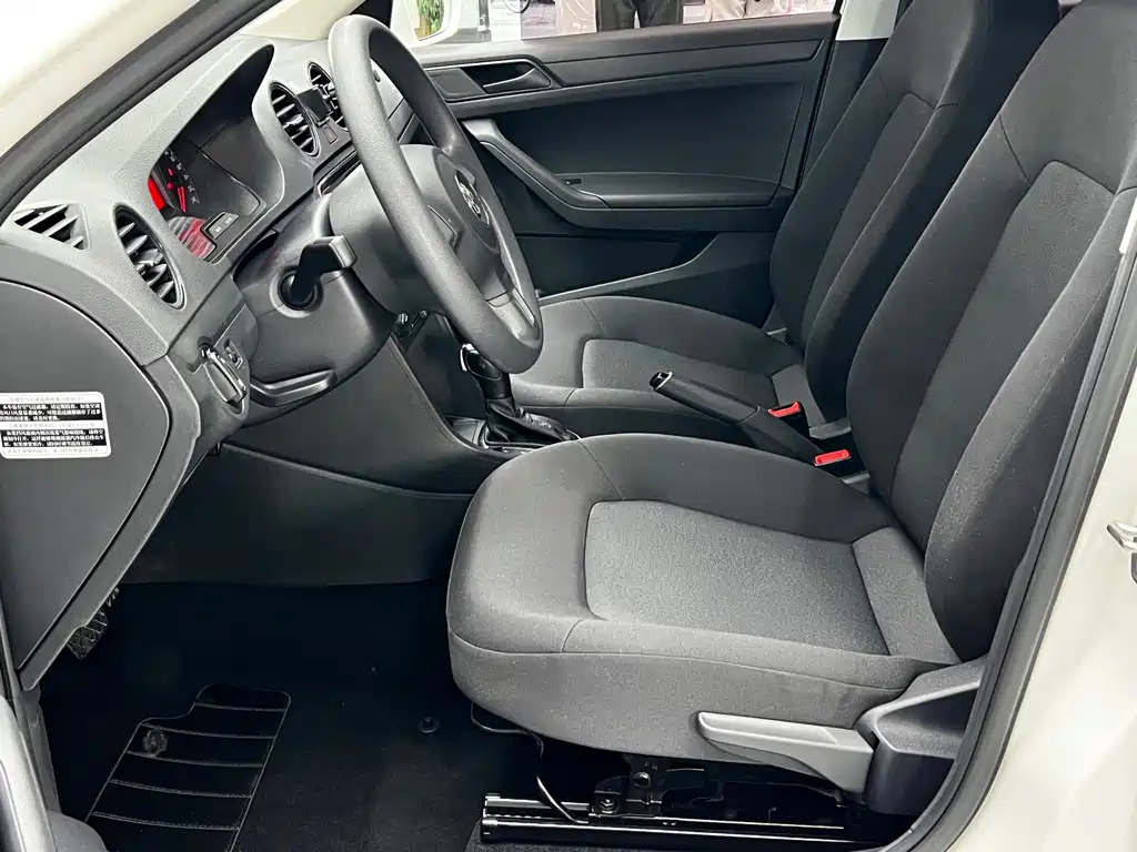 Volkswagen Jetta — миниатюра 12