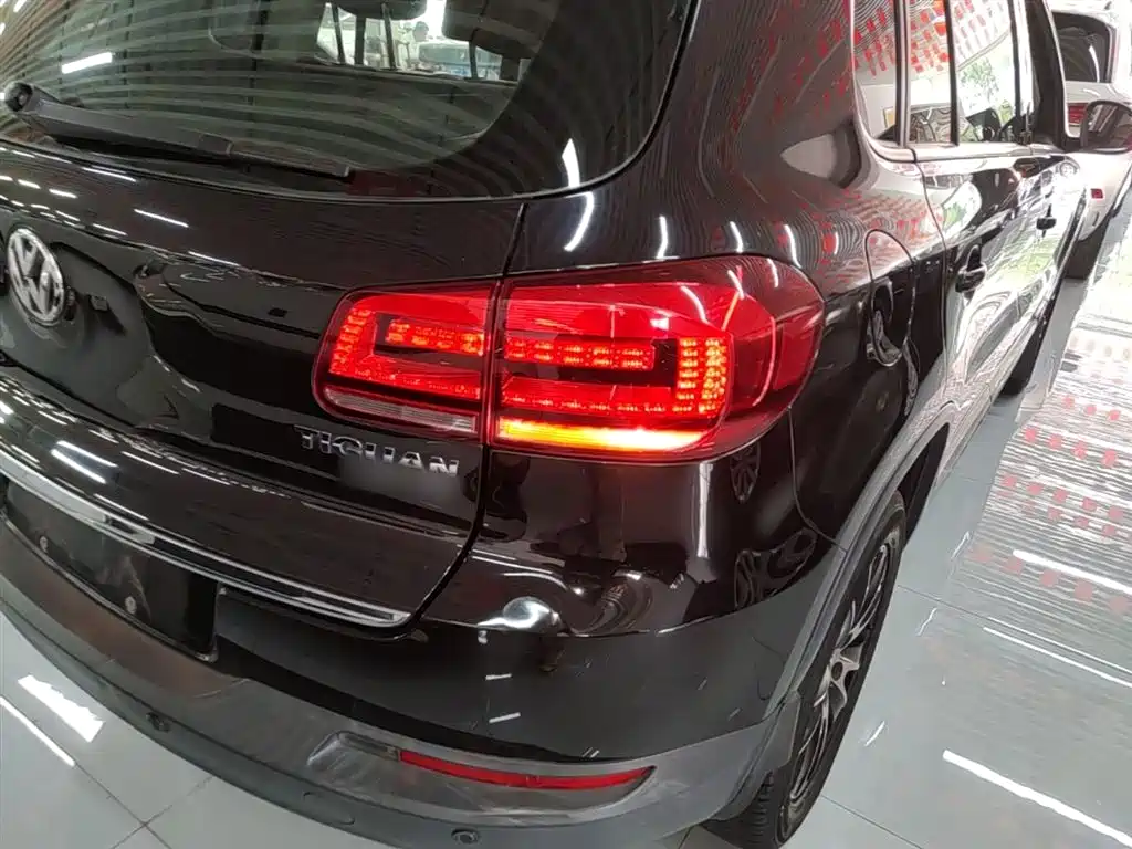 Volkswagen Tiguan 2015 1.8TSI AT Luxury