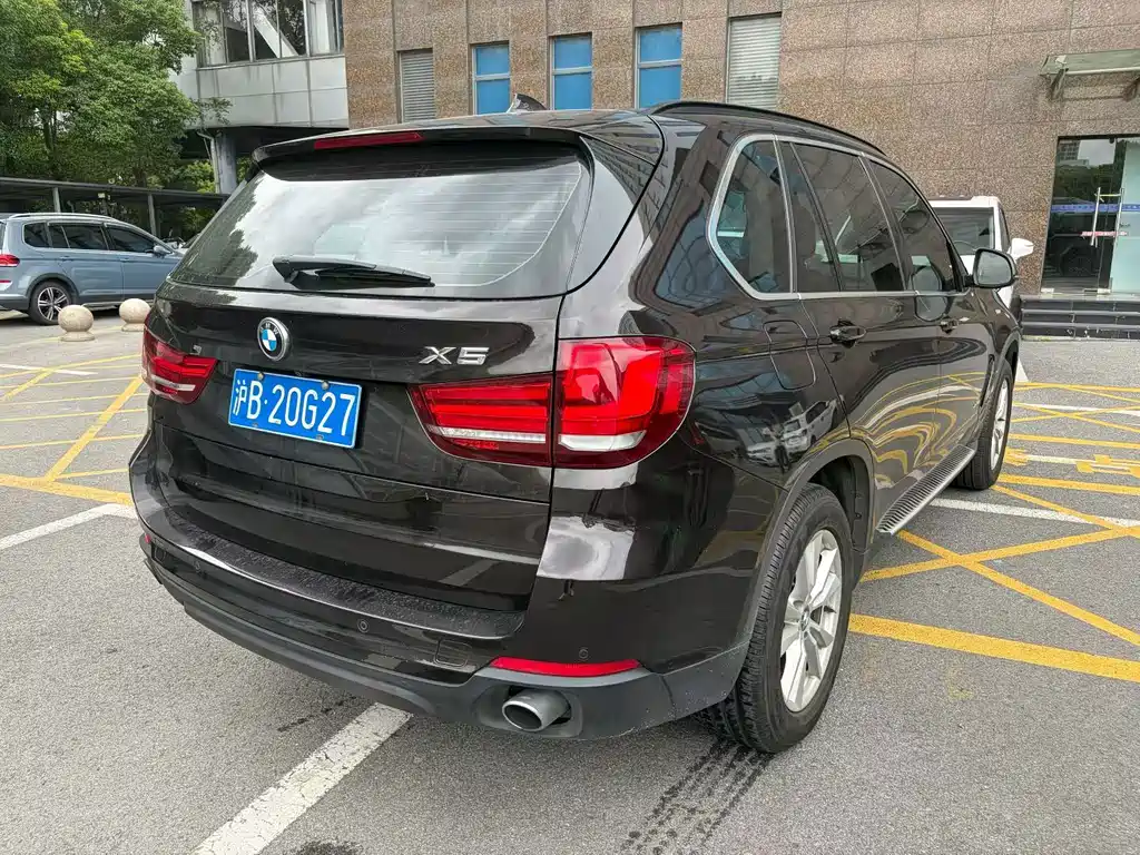 BMW X5 (Import) — миниатюра 3