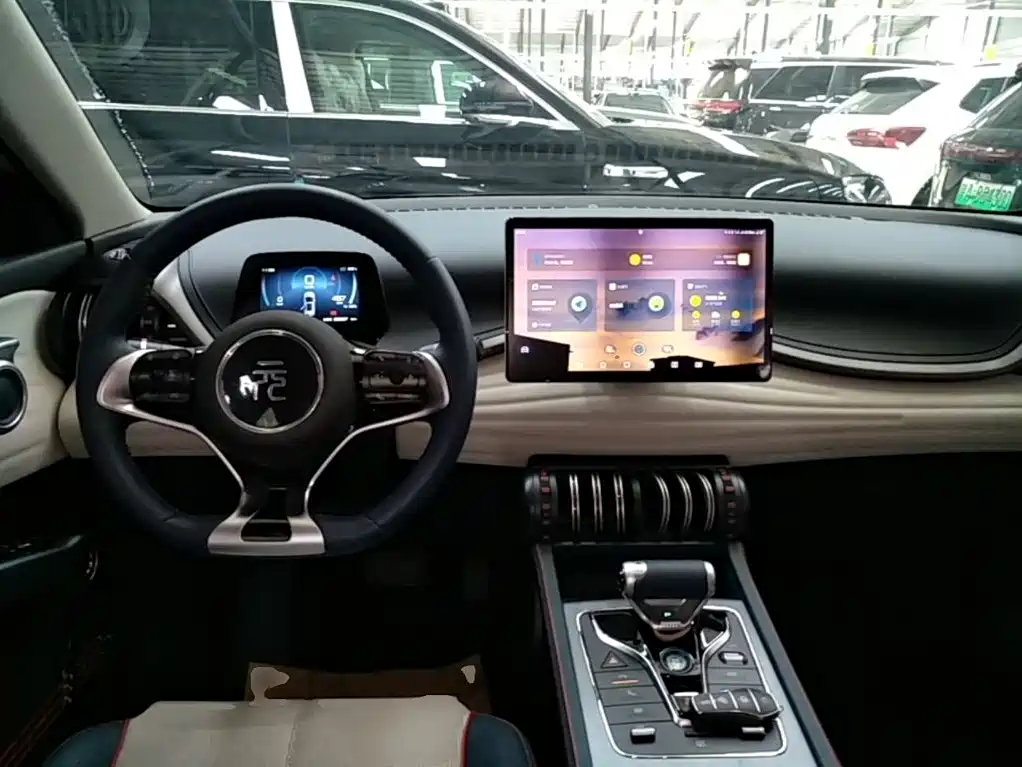 BYD Yuan Plus — миниатюра 10