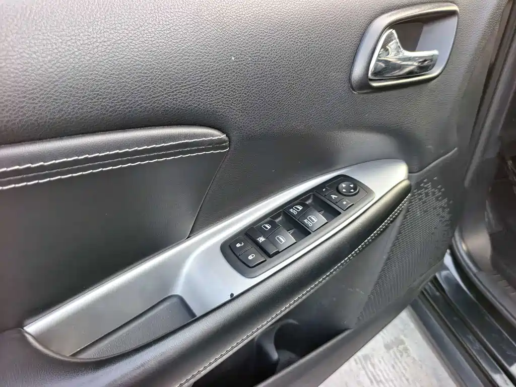 Dodge Journey — миниатюра 6