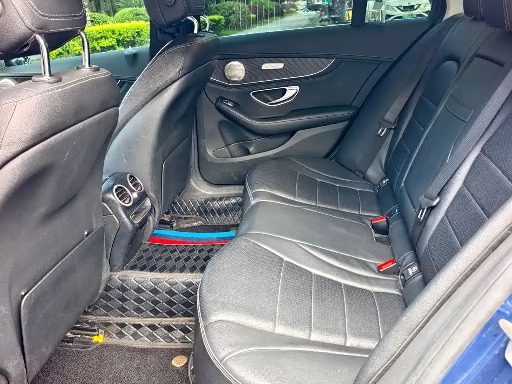 Mercedes-Benz C-Class — миниатюра 8