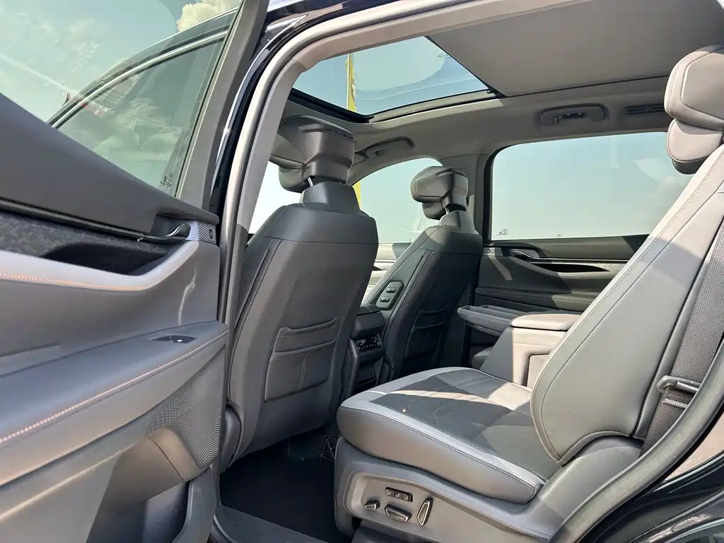 Ford Edge 2023 L 2.0T EcoBoost мест