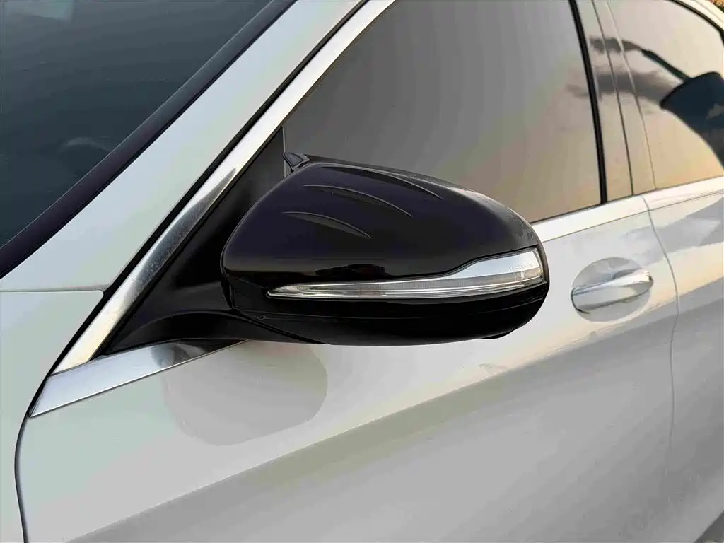 Mercedes-Benz C-Class — миниатюра 15