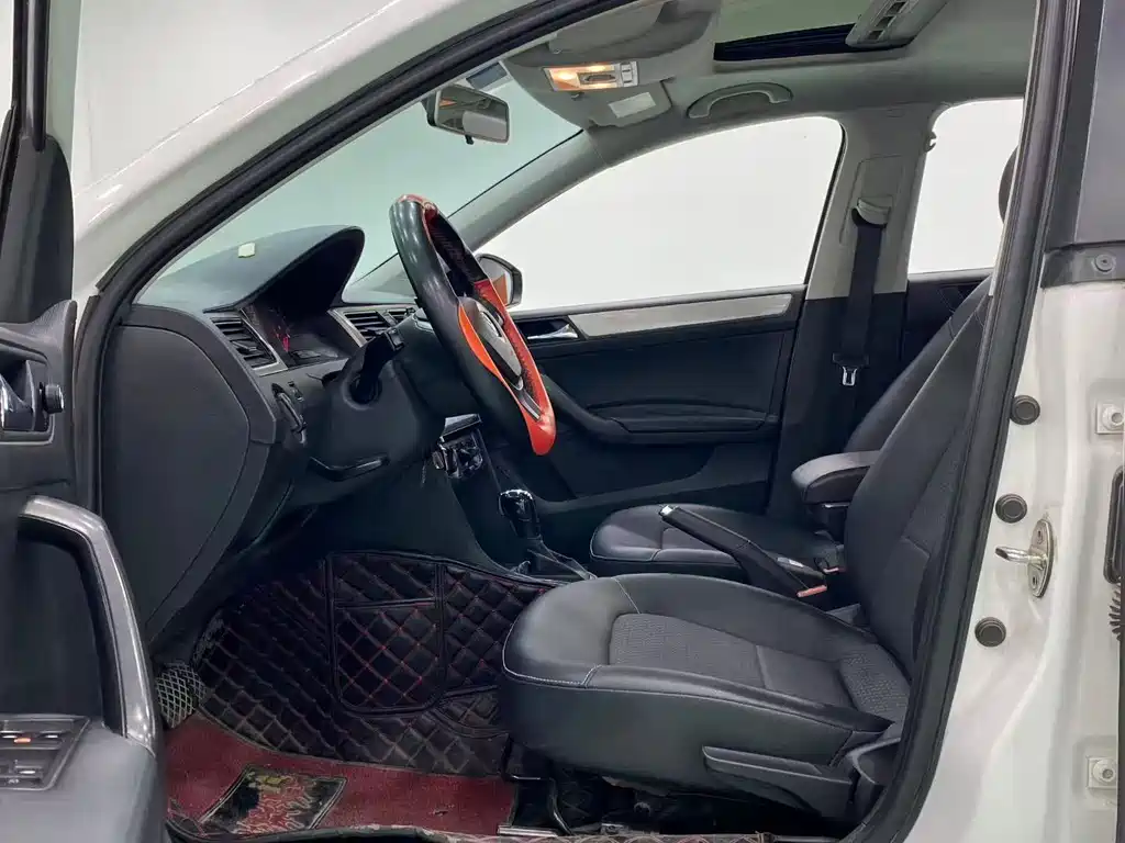 Volkswagen Santana — миниатюра 5