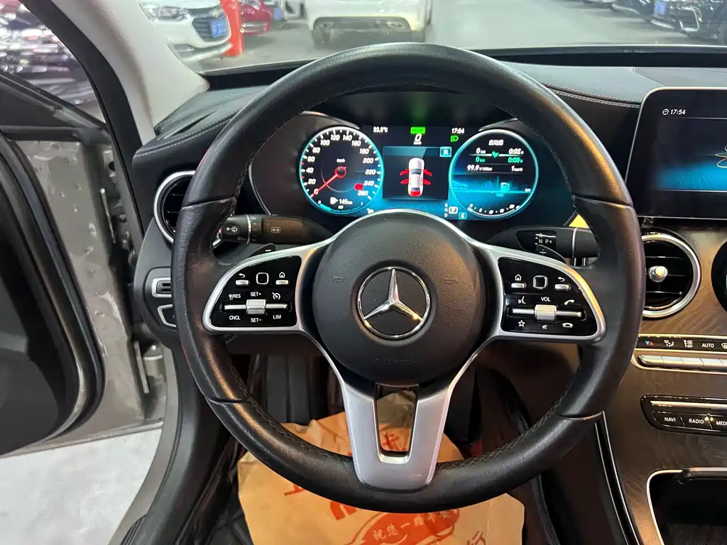 Mercedes-Benz C-Class — миниатюра 13