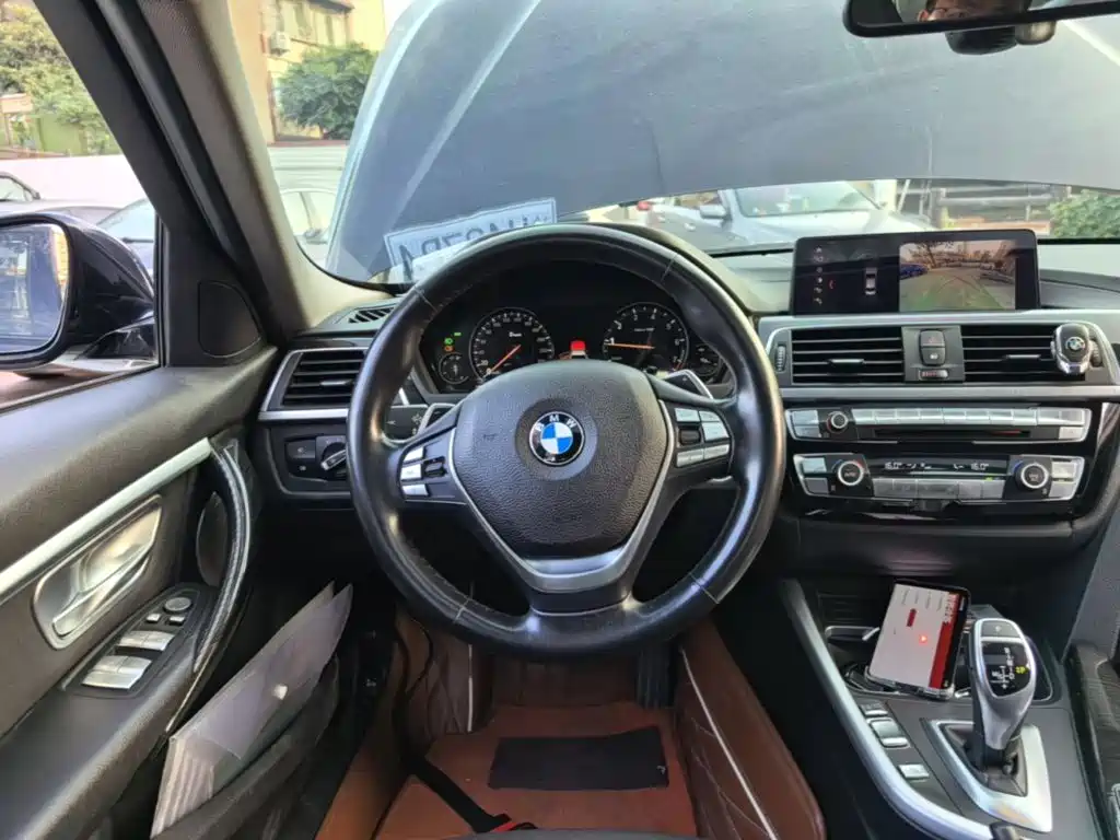 BMW 3 Series — миниатюра 11