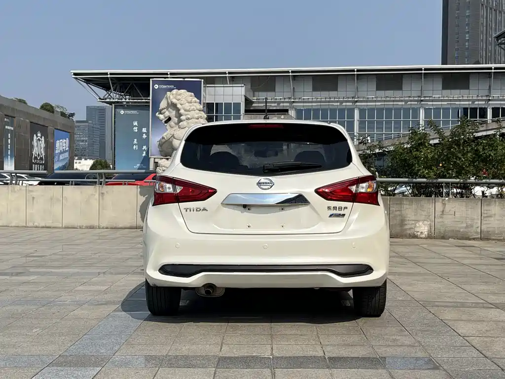 Nissan Tiida — миниатюра 15
