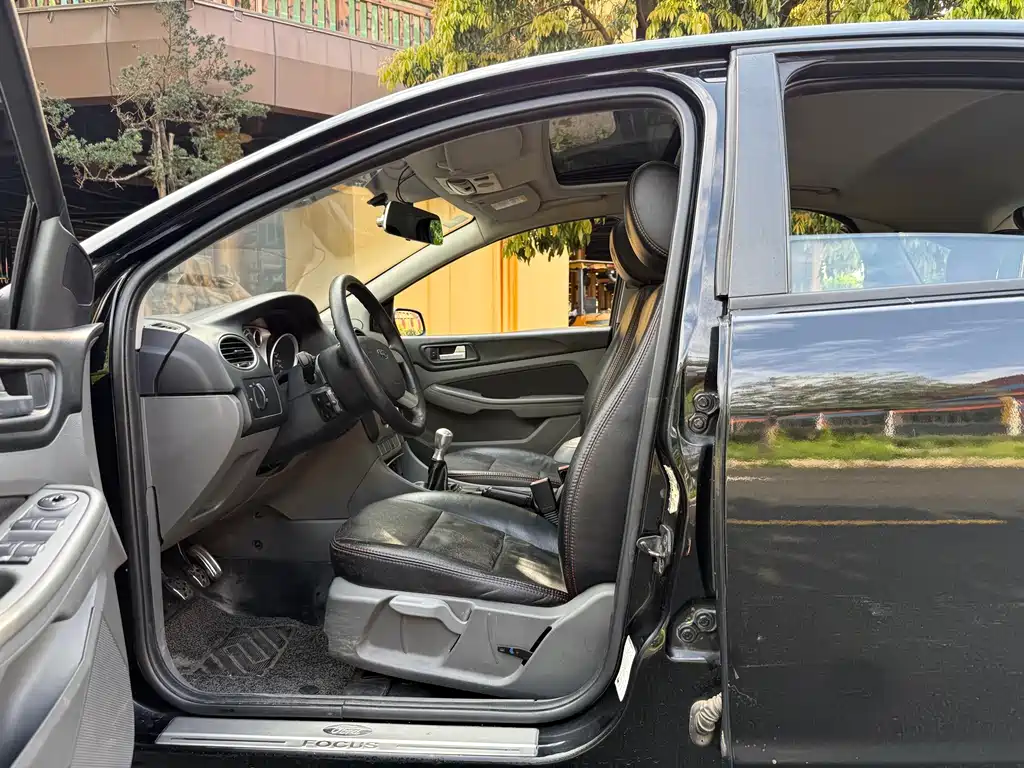 Ford Focus 2009 1.8L MT Comfort
