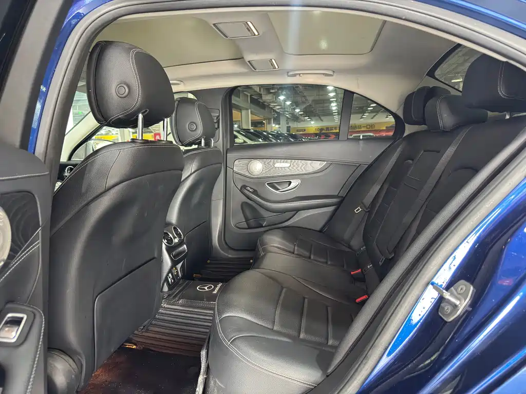 Mercedes-Benz C-Class — миниатюра 8