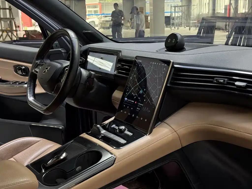 NIO ES8 — миниатюра 19