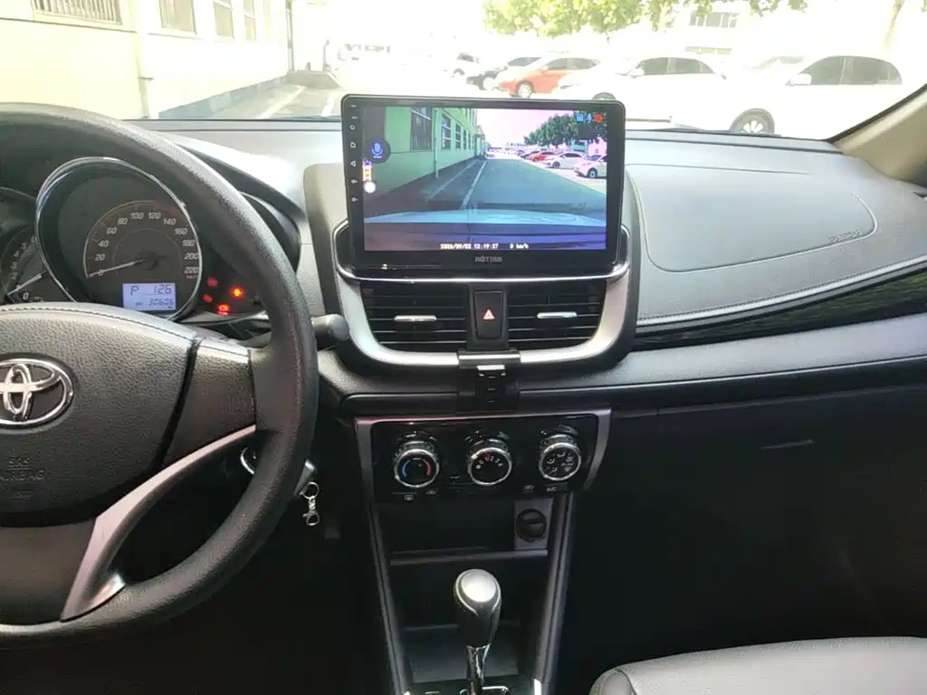 Toyota Yaris L — миниатюра 13