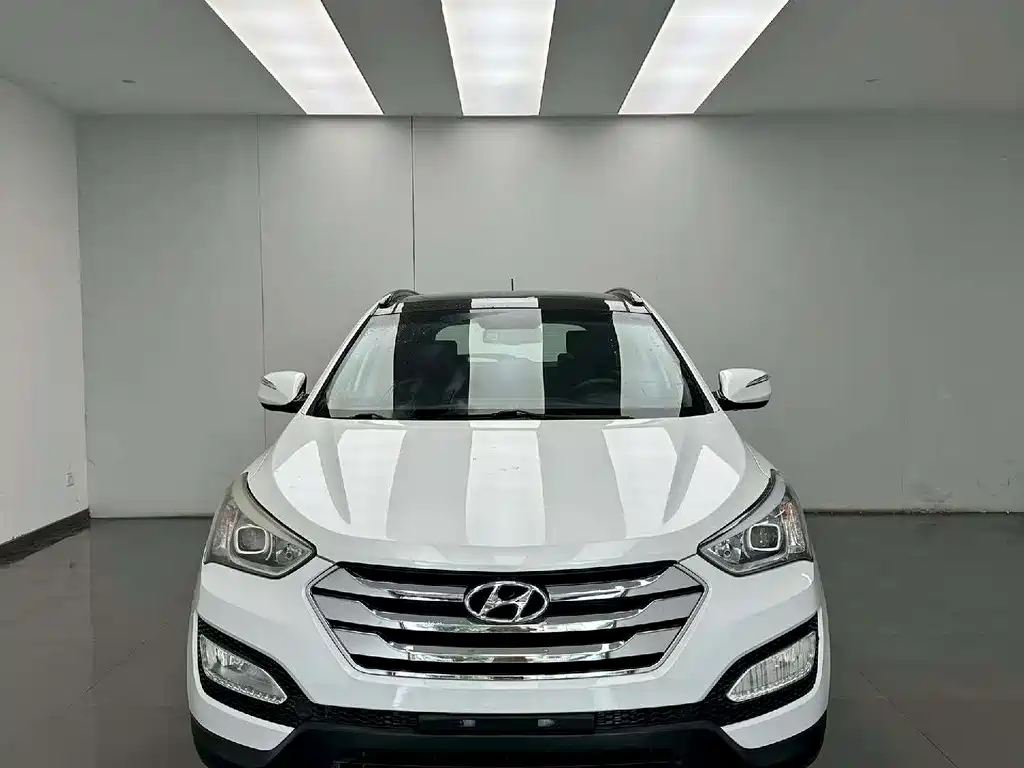 Hyundai Santa Fe 2013 2.4L AT
