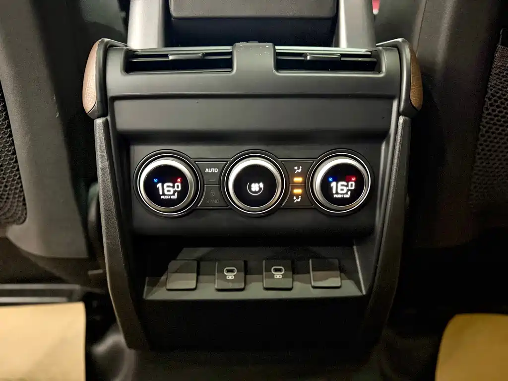 Land Rover Defender — миниатюра 7