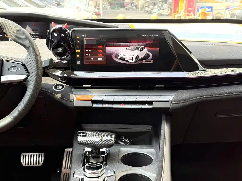Changan UNI-V — миниатюра 7