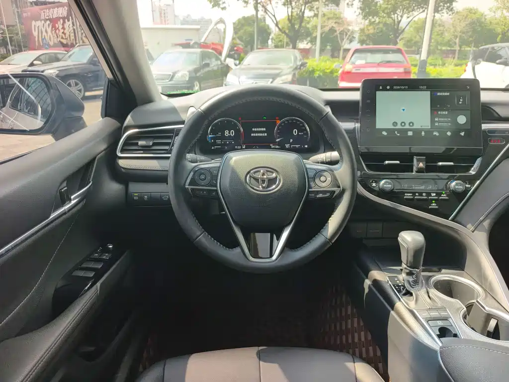 Toyota Camry — миниатюра 14
