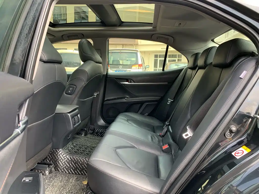 Toyota Camry — миниатюра 14