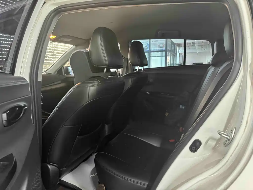 Toyota Yaris L — миниатюра 3