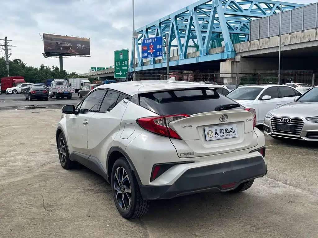 Toyota C-HR — миниатюра 8