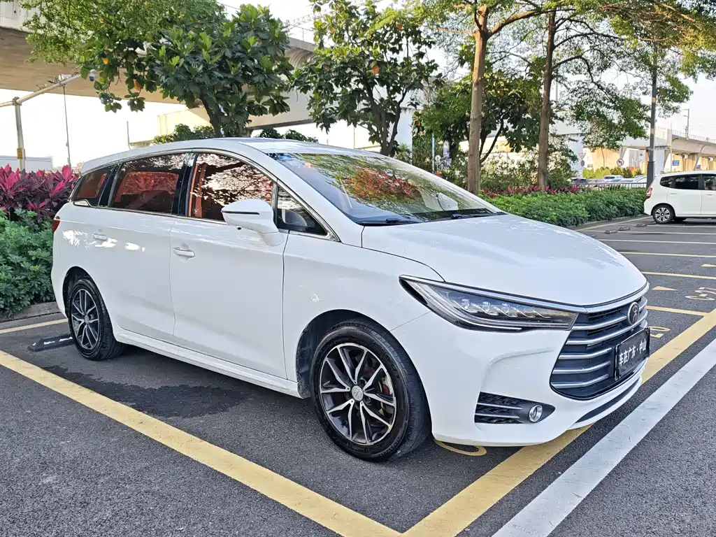 BYD Song MAX MAX 2017 1.5T AT Luxury 7 мест