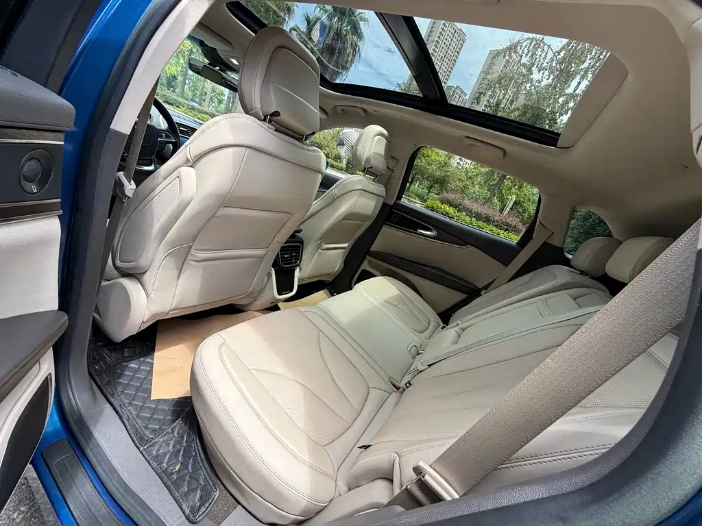 Lincoln Nautilus (Import) — миниатюра 10