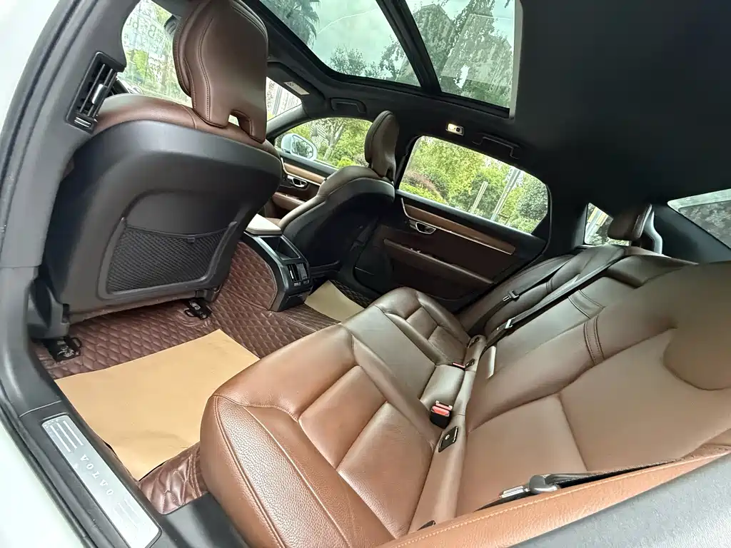Volvo S90 — миниатюра 9