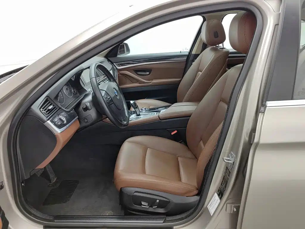 BMW 5 Series (Import) — миниатюра 10