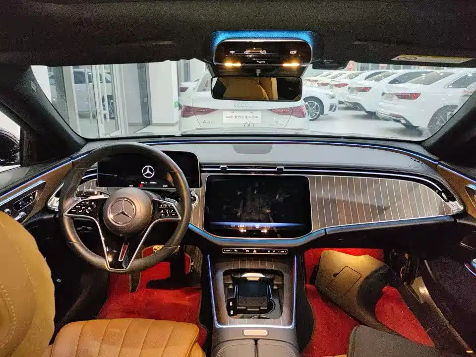 Mercedes-Benz E-Class E 2024 E 300 L Fashion