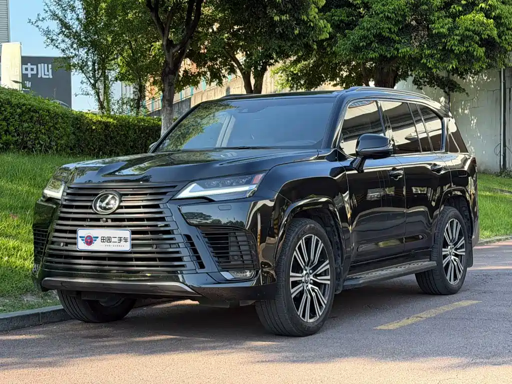 Lexus LX