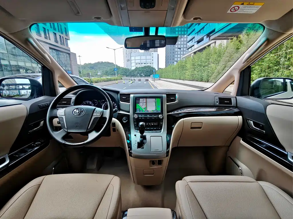 Toyota Alphard — фотографии объявления, Фото 11
