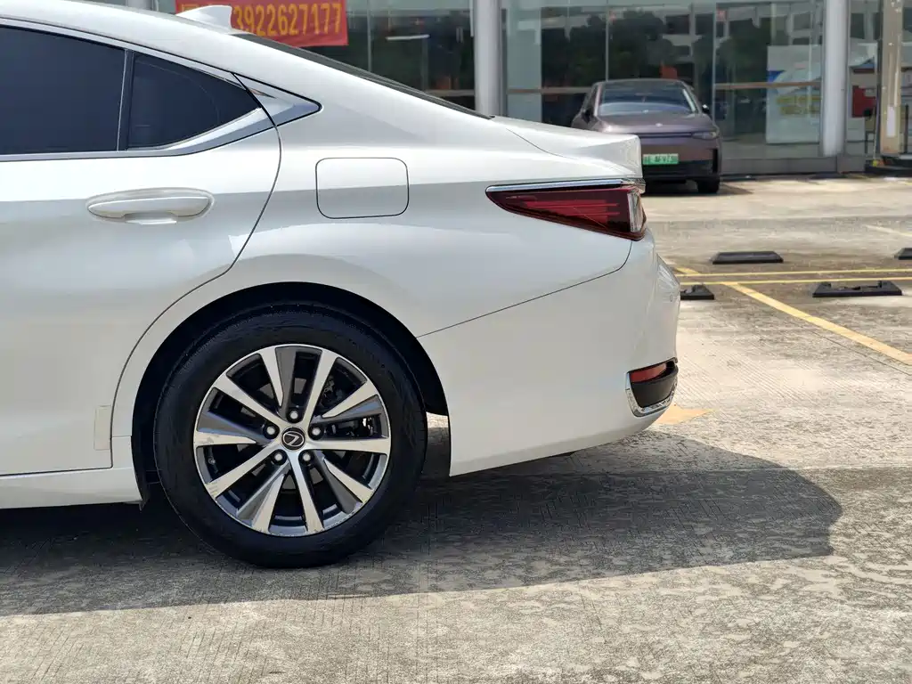 Lexus ES — фотографии объявления, Фото 8
