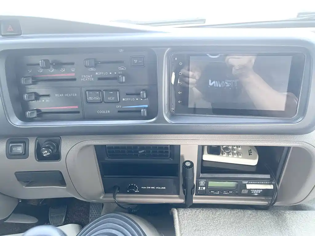 Toyota Coaster — миниатюра 8