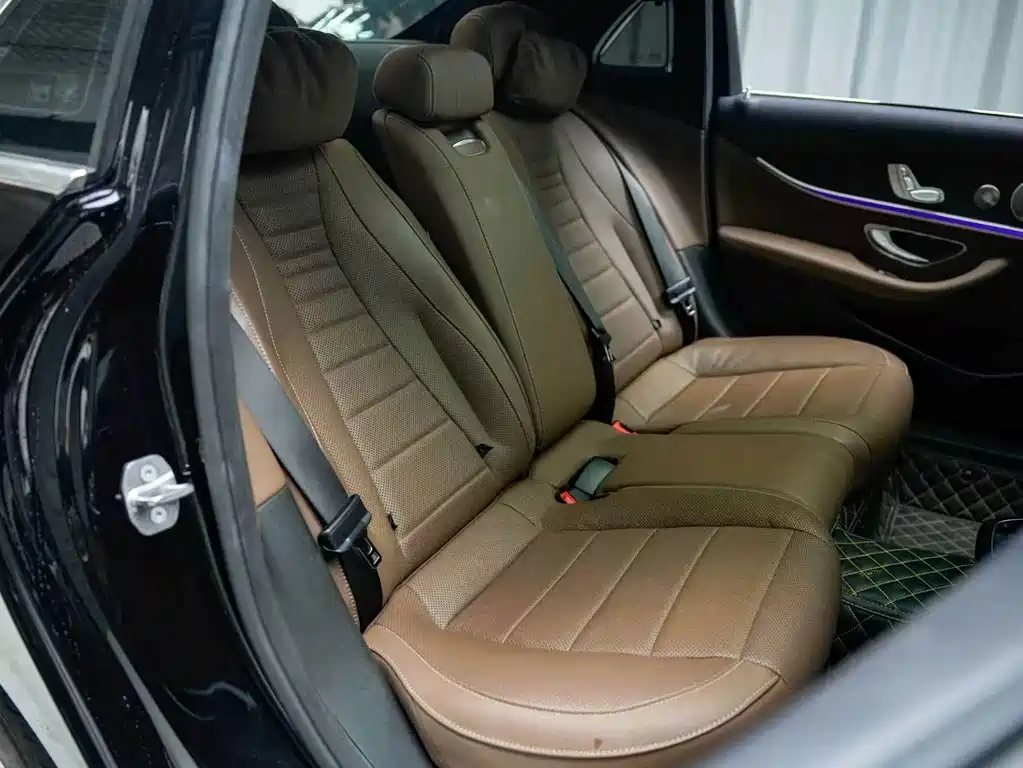 Mercedes-Benz E-Class — миниатюра 8