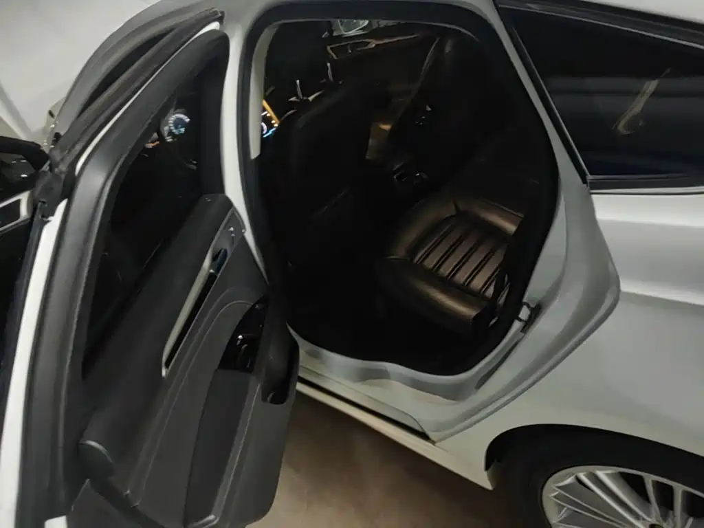 Ford Mondeo — миниатюра 19