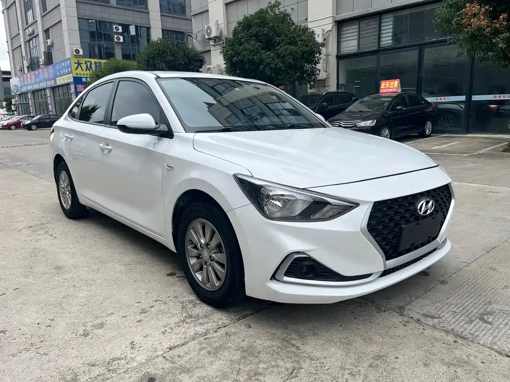 Hyundai Elantra — миниатюра 3