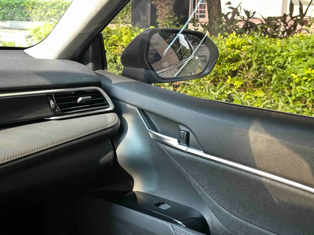 Toyota Camry — миниатюра 14